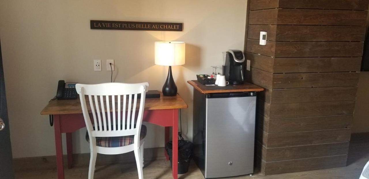Hotel "Le Suisse" Saint-Donat-de-Montcalm Ngoại thất bức ảnh